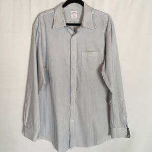 Brooks brothers 346 17 1/2- 6/7 white blue